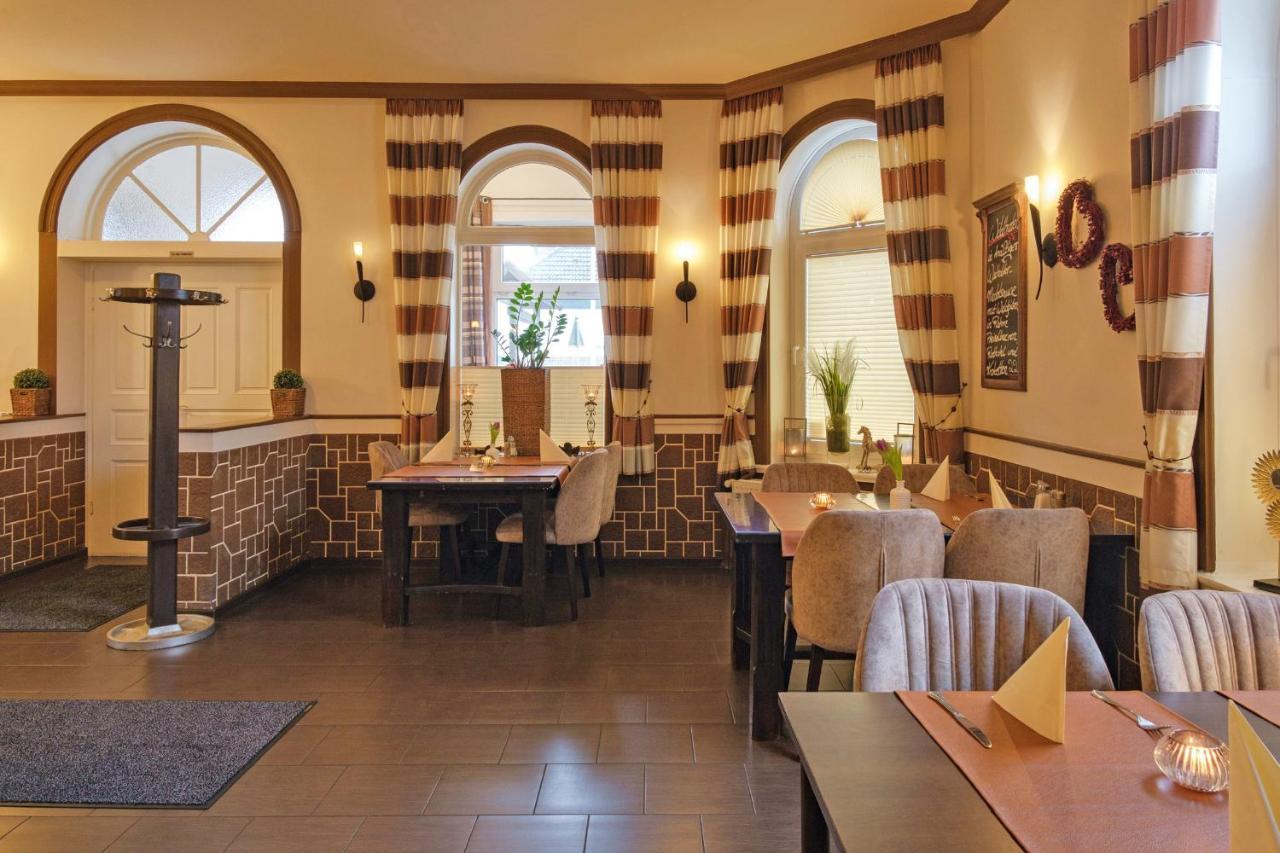 Hotel-Restaurant Holsteiner Hof เกสทาคท์ ภายนอก รูปภาพ