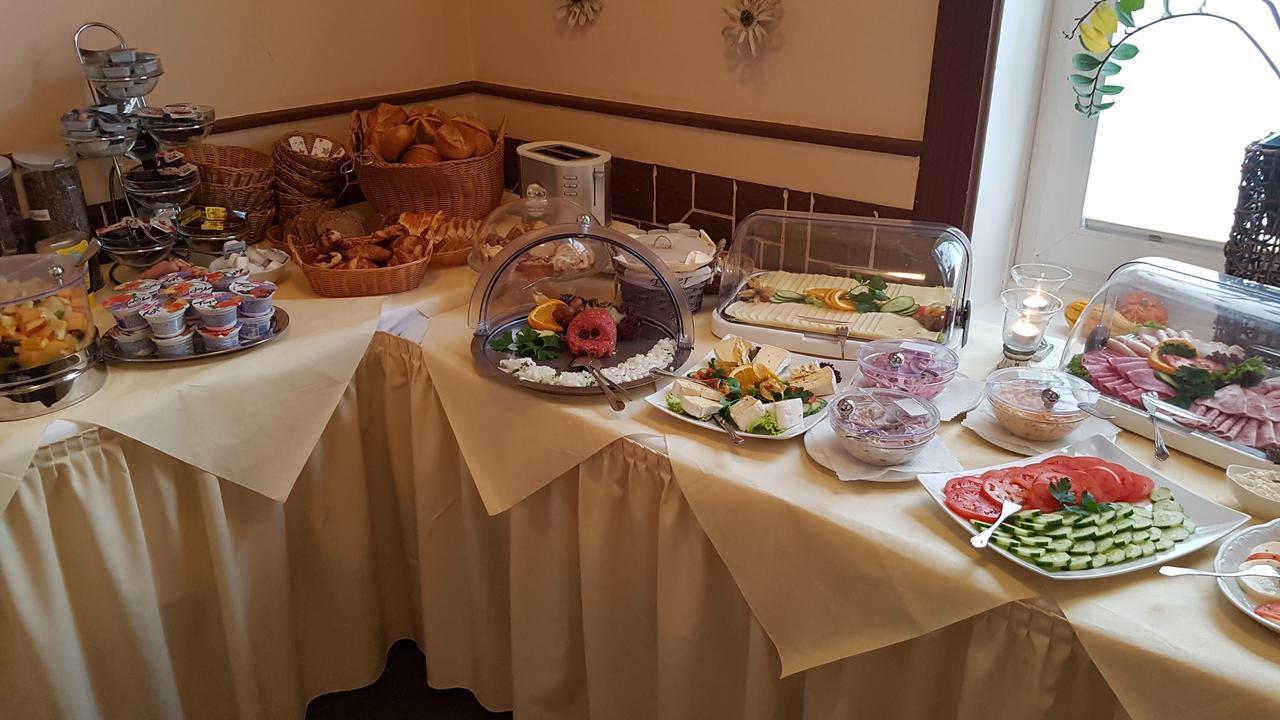 Hotel-Restaurant Holsteiner Hof เกสทาคท์ ภายนอก รูปภาพ