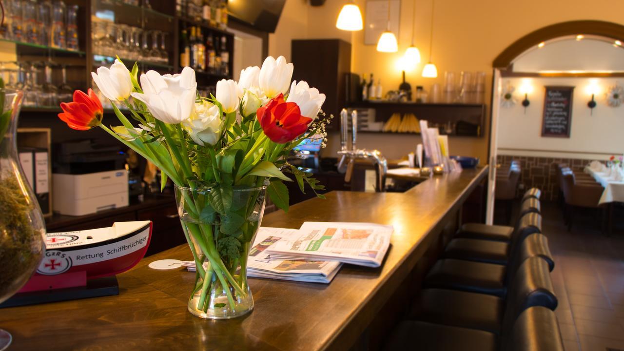 Hotel-Restaurant Holsteiner Hof เกสทาคท์ ภายนอก รูปภาพ